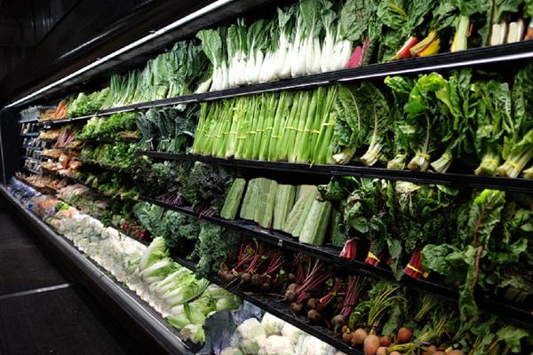 fresh food in grocery store