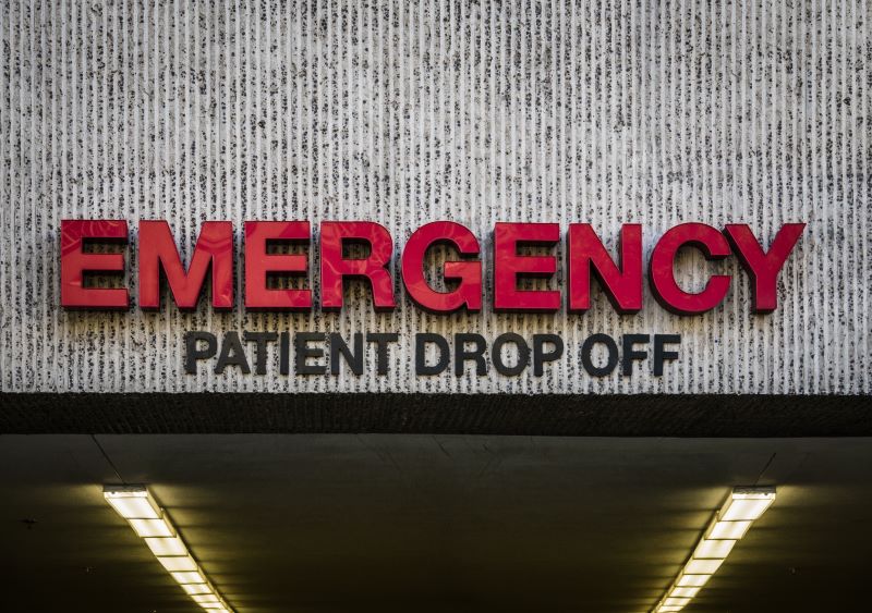 Emergency room patient drop off sign