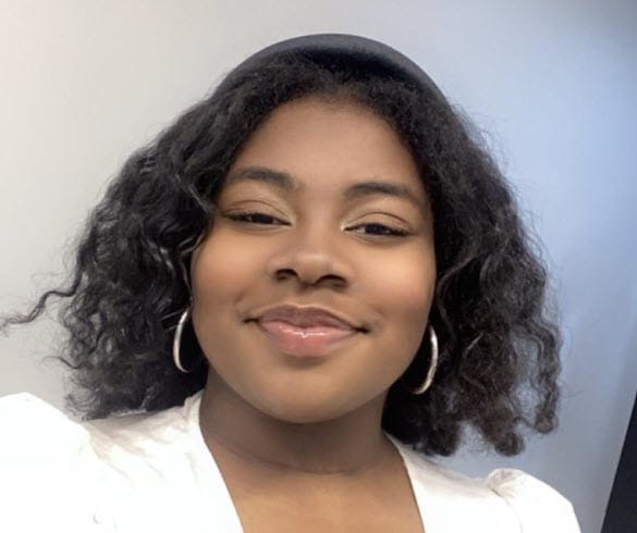 Zhiaea Mitchell selfie