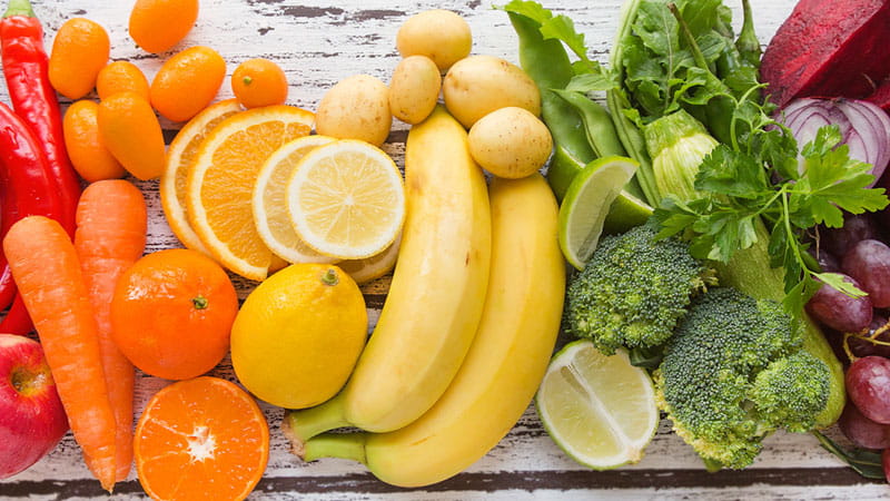 Frutas y verduras frescas de varios colores Frutas y verduras frescas de varios colores